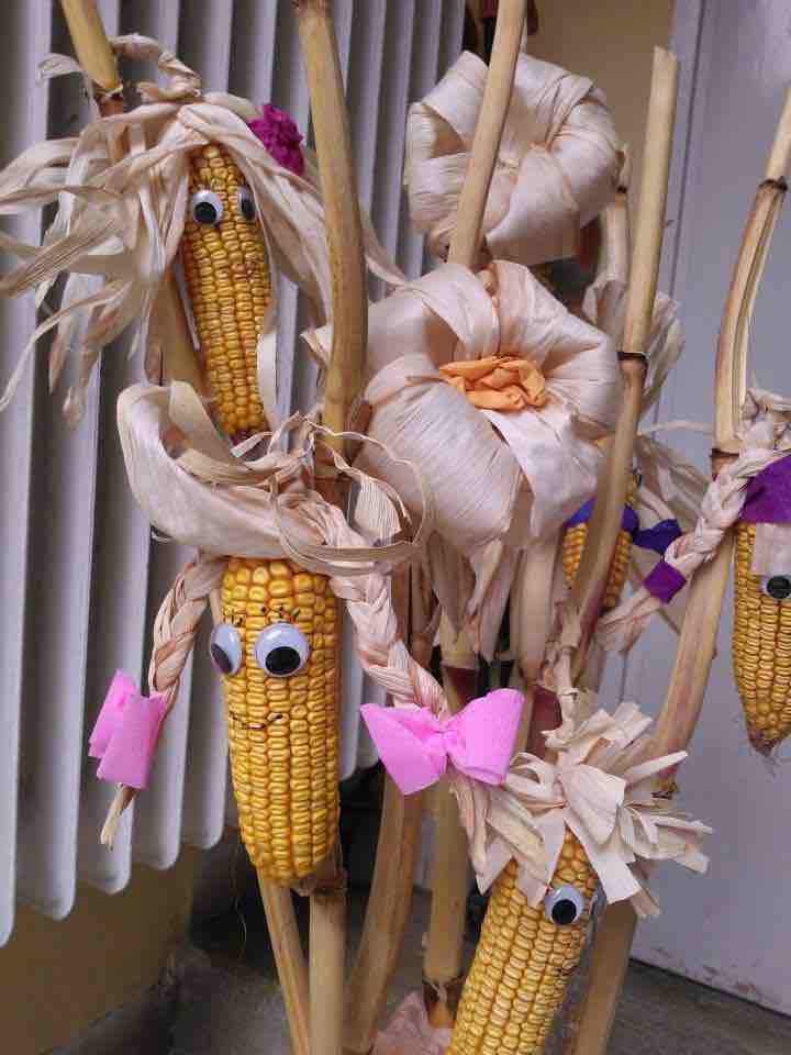 ozdoby dożynkowe z kukurydzy